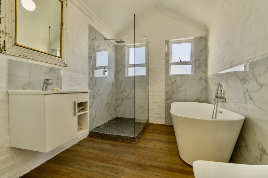 5 Bedroom Property for Sale in Grotto Bay Western Cape